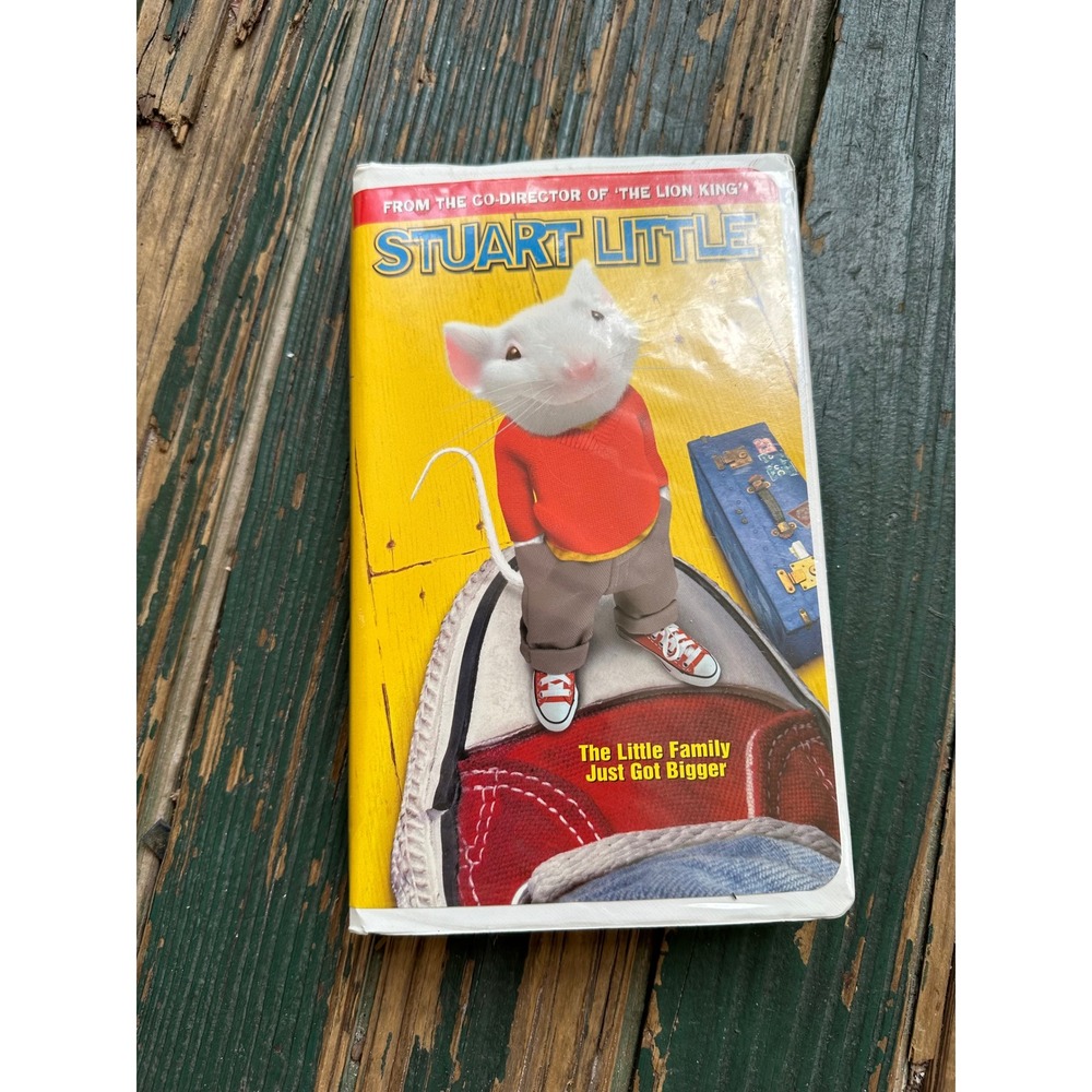 Stuart Little VHS 1999 Movie Michael J Fox Geena Davis Clamshell Case A3732
